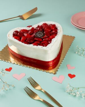 Strawberry Cake - Image 1